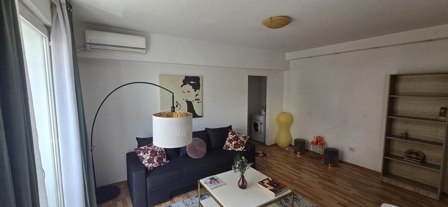 Apartament semidecomandat în Central