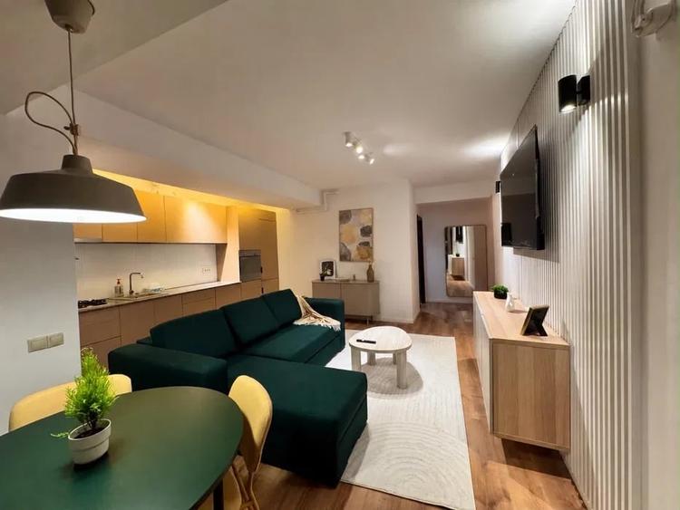 Apartament cu 2 camere semidecomandat, mobilat în Vitan Mall
