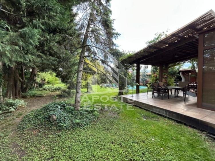 Casă individuală cu 6 camere cu Piscina în Odobescu