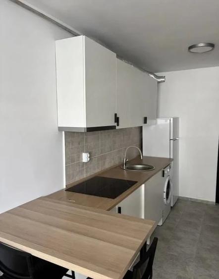 Garsonieră decomandată în Central