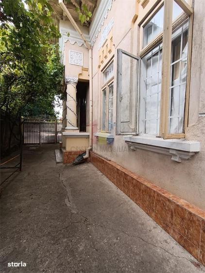 Casă cu 3 camere în Central