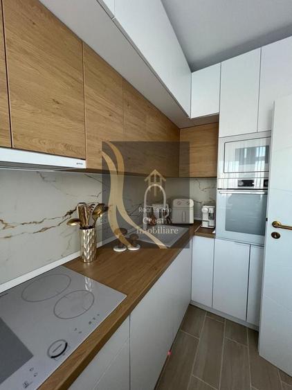 Apartament cu 2 camere semidecomandat în 1 Mai