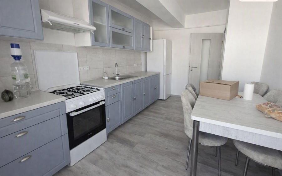 Apartament cu 3 camere decomandat în Turnișor