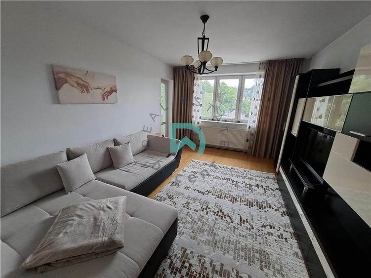 Apartament cu 3 camere decomandat în Central