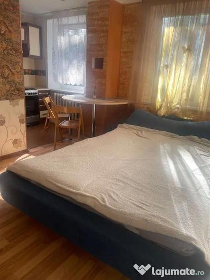 Garsonieră decomandată în Dorobanți