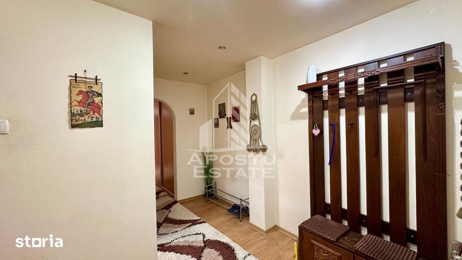 Apartament cu 3 camere decomandat în Soarelui