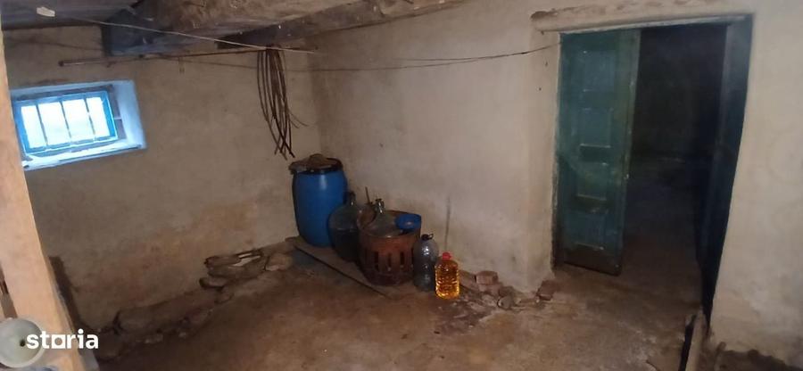 Casă cu 4 camere în Mănăstireni