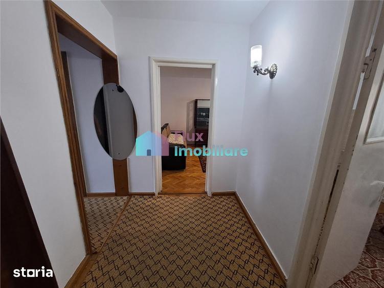 Apartament cu 3 camere decomandat în Central