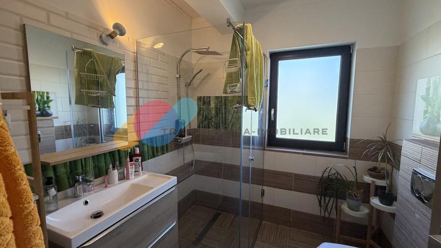 Duplex cu 4 camere cu Canalizare în Dâmbul Rotund