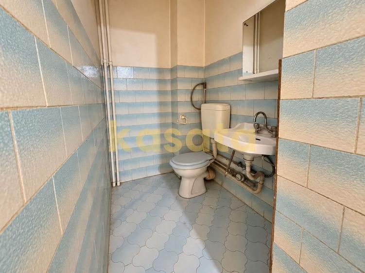 Apartament cu 3 camere decomandat în Vitan