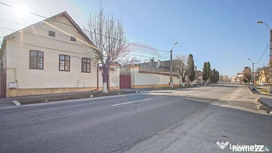 Casă cu 5 camere cu Teren 5417 Mp în Prejmer
