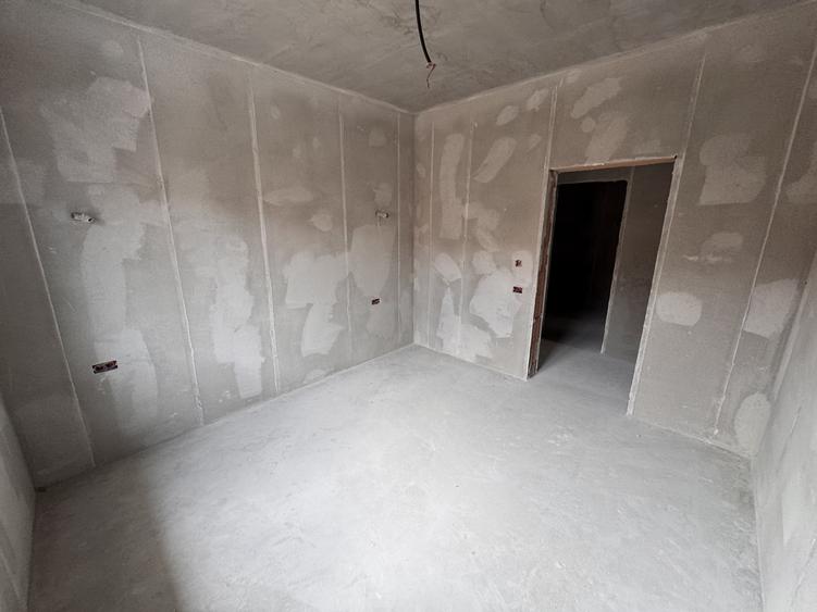 Duplex cu 4 camere cu Canalizare în Moșnița Nouă