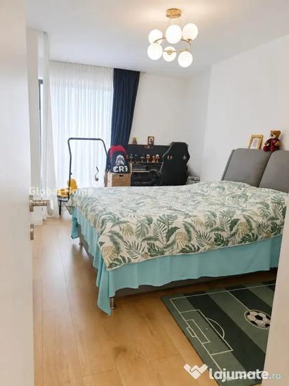 Apartament cu 3 camere decomandat în Străulești