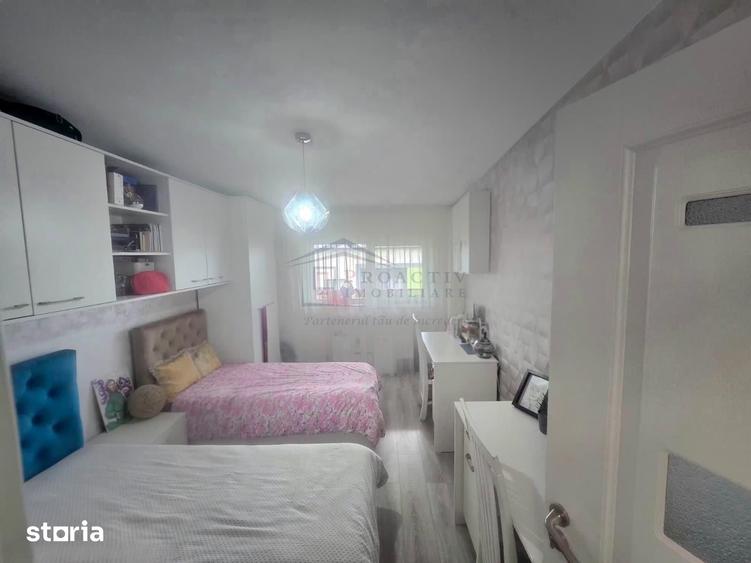 Apartament cu 3 camere decomandat în Șcheia