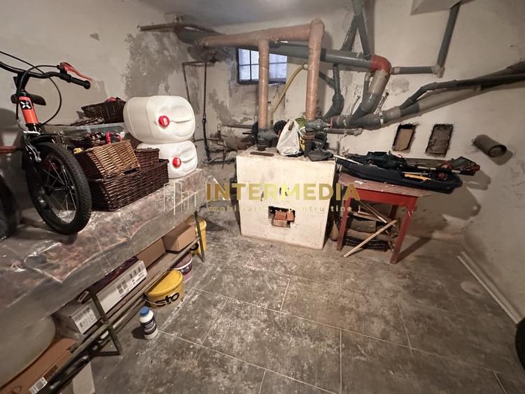 Apartament cu 3 camere decomandat, mobilat în Central