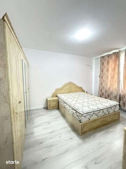 Casă cu 6 camere cu Canalizare în Central