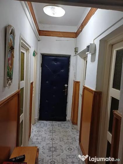 Apartament cu 2 camere decomandat în Coman