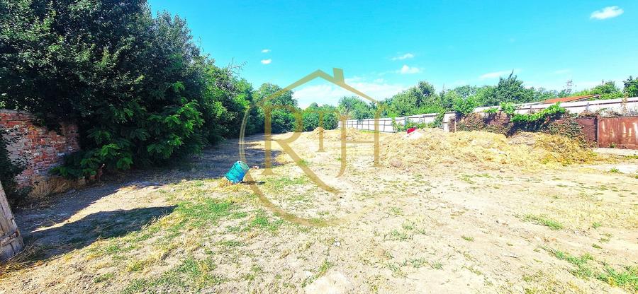Teren Construcții intravilan de 1406 mp, în Fratelia