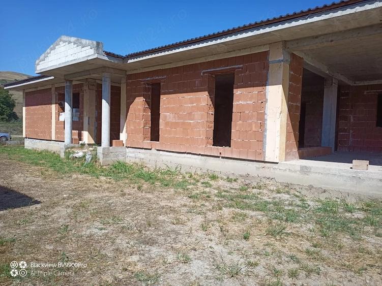 Casă cu Teren 1015 Mp în Central