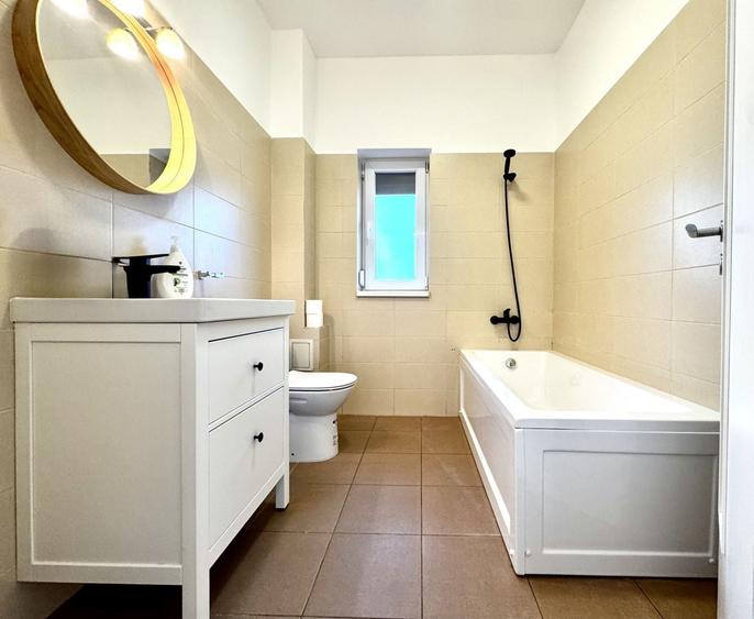 Apartament cu 3 camere semidecomandat în Braytim