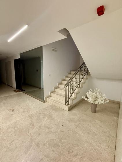 Studio dublu cu terasa luminos si bine compartimentat - 3