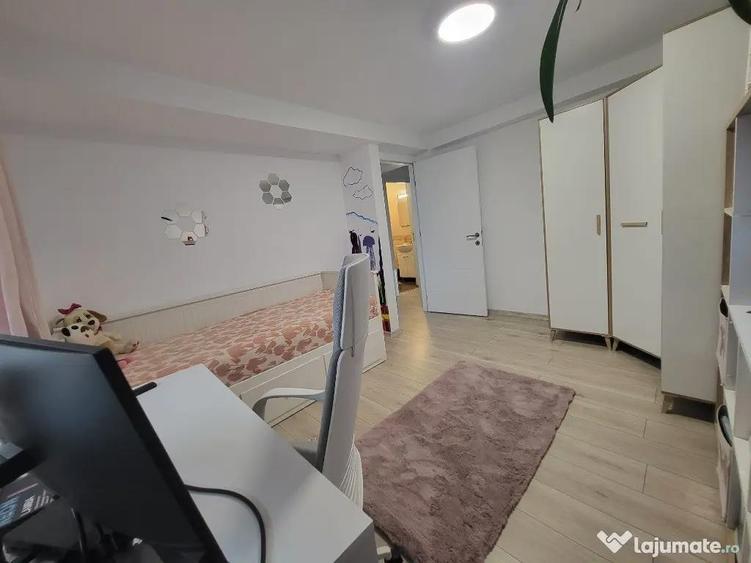 Casă cu 3 camere cu Teren 100 Mp în Central