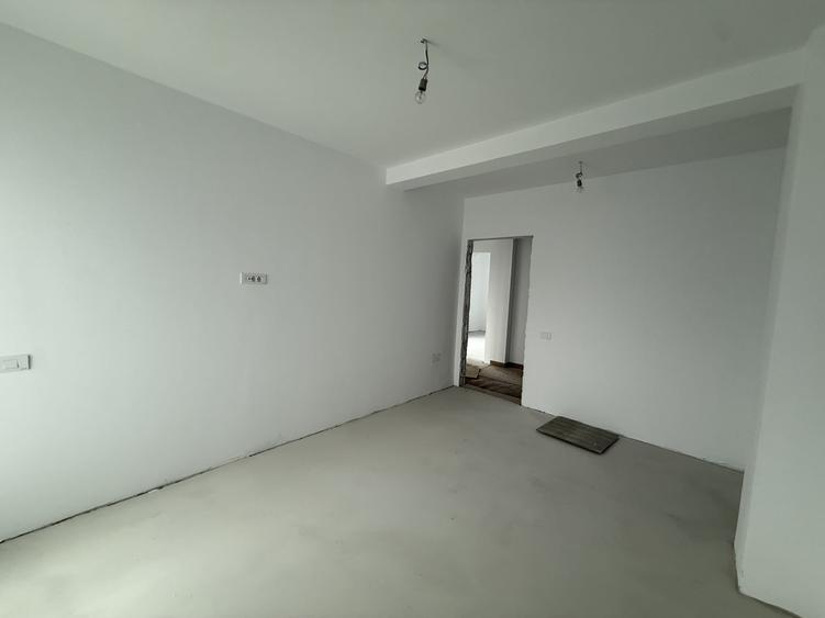 Apartament cu 3 camere decomandat în Theodor Pallady