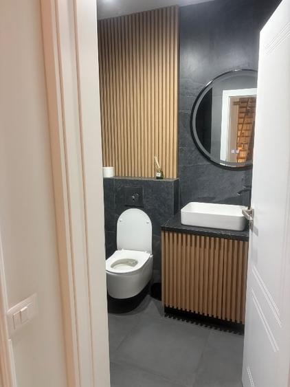 Casă individuală cu 5 camere cu Canalizare în Malu Mare