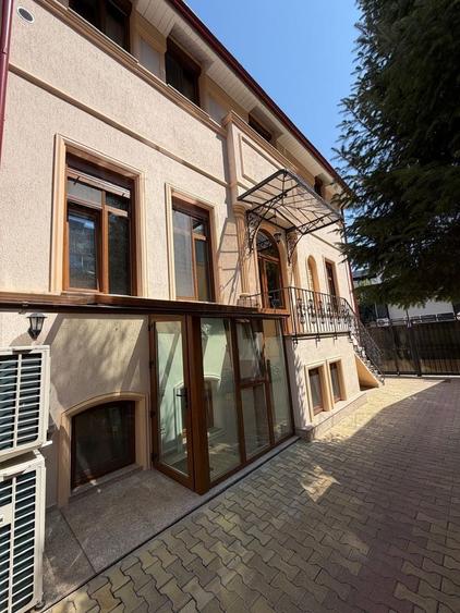 Piața Victoriei, Casa ultracentrală cu personalitate, 5 camere, 3 bai - 7