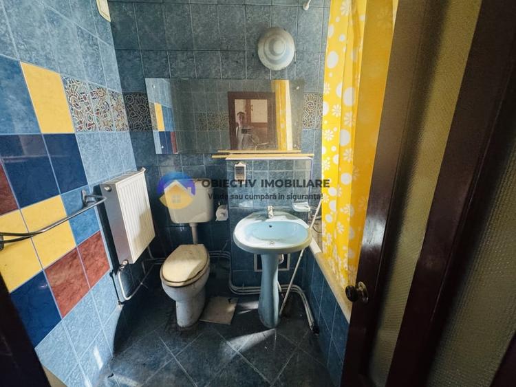 Apartament cu 4 camere semidecomandat în Mărăței