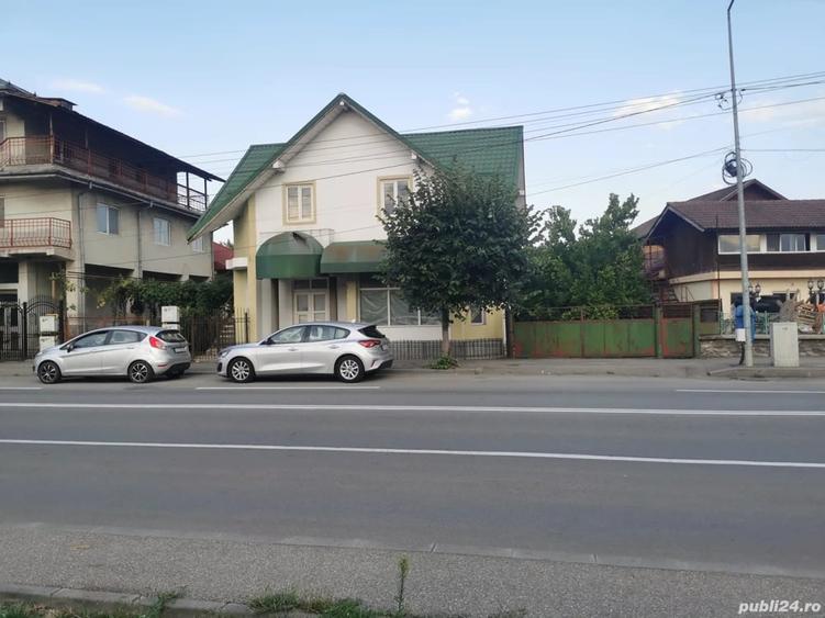 Casă cu 4 camere cu Teren 2200 Mp în Central