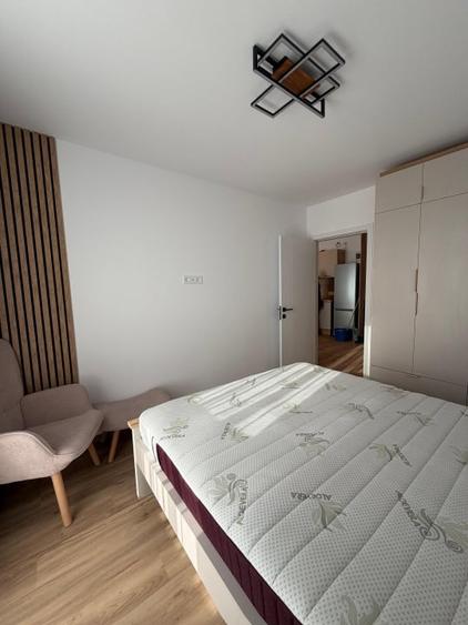 Apartament cu 2 camere semidecomandat, mobilat în Hotvon