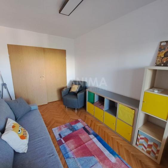 Apartament cu 3 camere decomandat, mobilat în Central