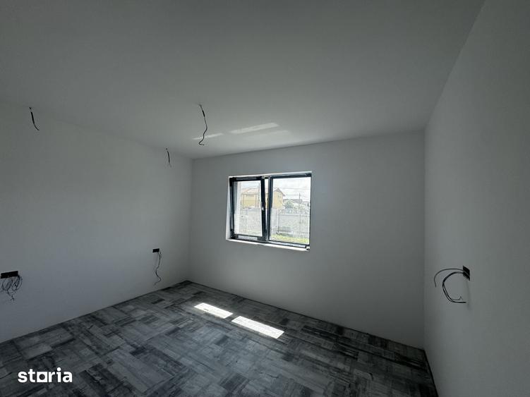Casă cu 4 camere cu Teren 625 Mp în Ștefănești