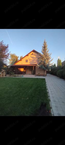 Casă cu 5 camere cu Teren 500 Mp în Sânpetru