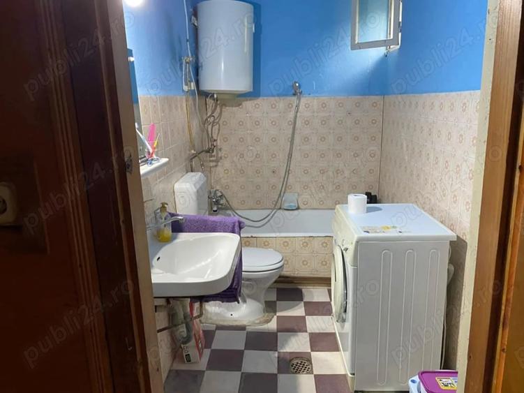 Casă cu 4 camere cu Teren 1141 Mp în Central
