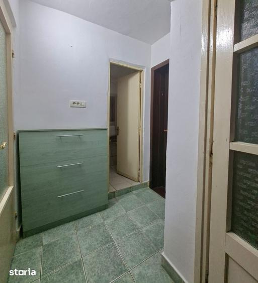 Garsonieră decomandată în Central