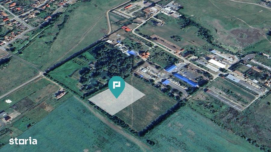 Teren de 9500 mp, în Recaș
