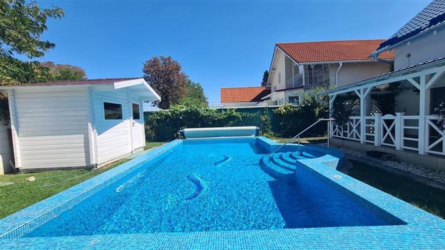 Casă individuală cu 4 camere cu Piscina în Fratelia