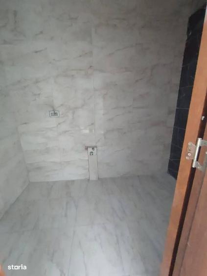 Apartament cu 3 camere decomandat în Central — fotografia 1