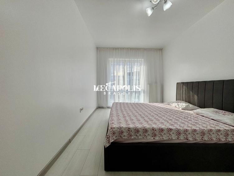 Apartament cu 2 camere decomandat în Tractorul