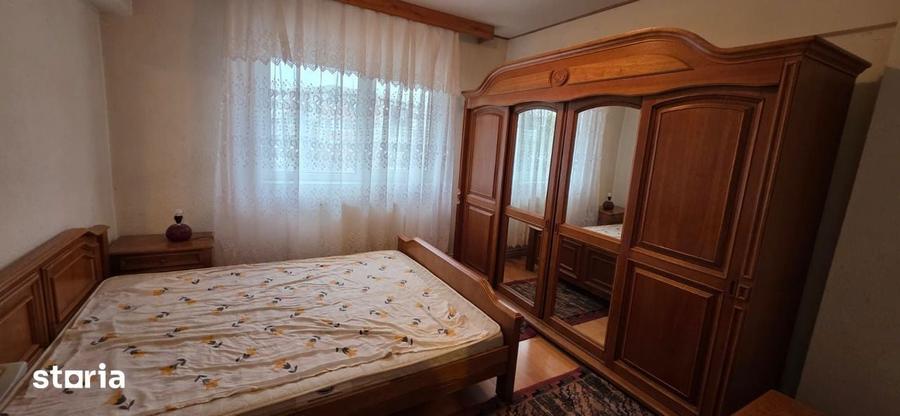 Apartament cu 3 camere decomandat în Energiei