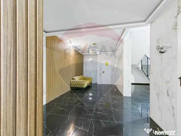 Apartament cu 3 camere decomandat în Fizicienilor