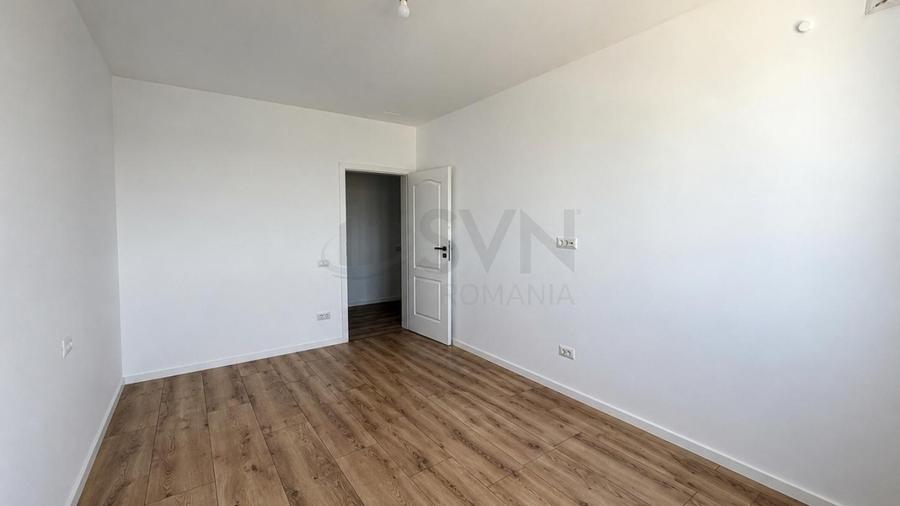 Apartament cu 3 camere decomandat în Sisești