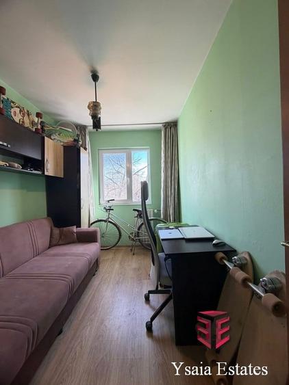 Apartament cu 3 camere semidecomandat, mobilat în Tomis Nord