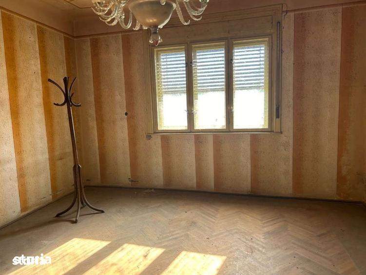 Casă cu 3 camere cu Teren 1200 Mp în Borș