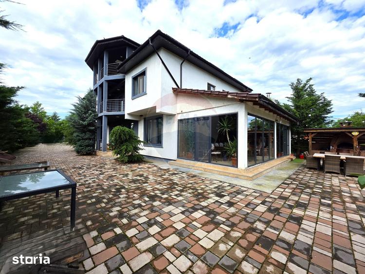 Casă cu 7 camere cu Teren 3200 Mp în Merei
