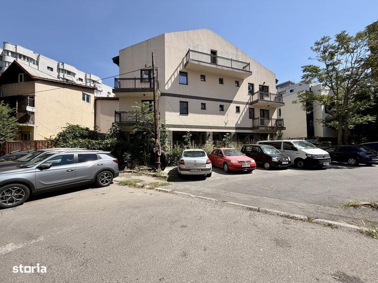 Casă cu 4 camere în Vitan