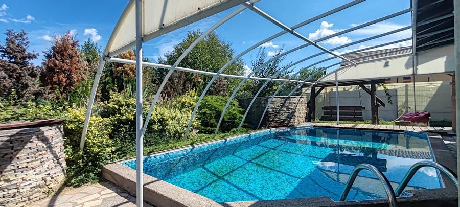 Casă individuală cu 5 camere cu Piscina în Curtea de Argeș