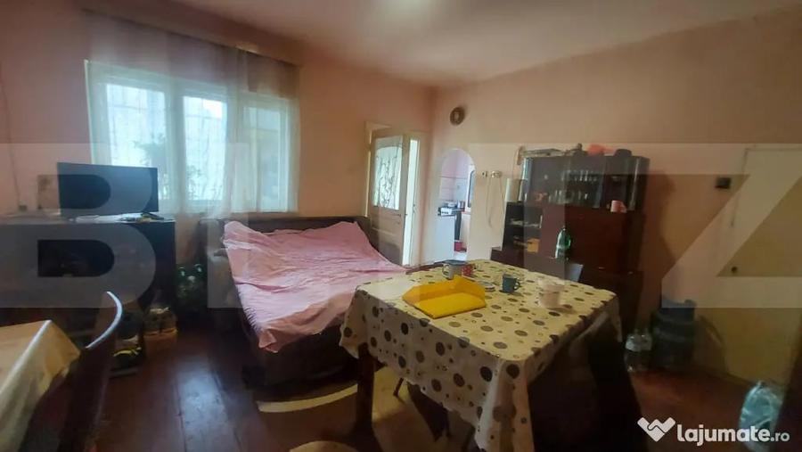 Casă cu 3 camere cu Teren 2800 Mp în Aninoasa